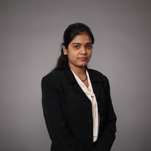 Mitarbeiterportrait von Renu.